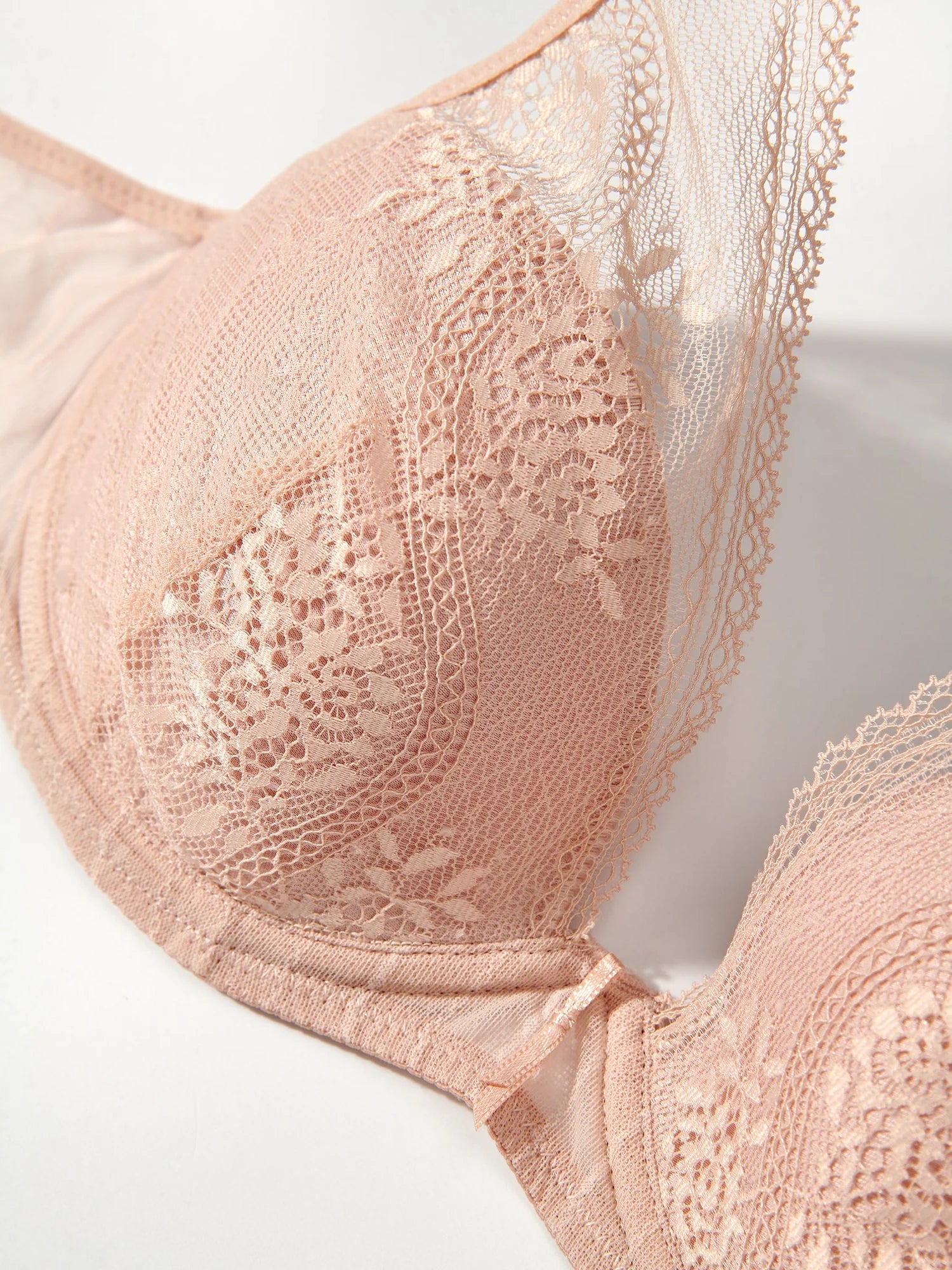 PASSIONATA - MADDIE PLUNGE BRA WIRED PADDED in Soft pink