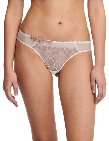 PASSIONATA - WHITE NIGHTS THONG IN PEARL