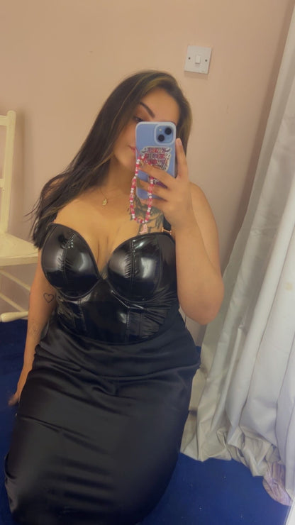 Scantilly - Classique Plunge Strapless Padded Body Black